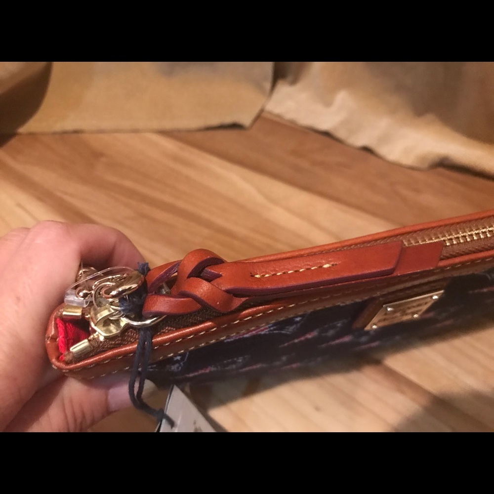 Dooney and Bourke patriots wristlet NWT - Picture 4 of 6